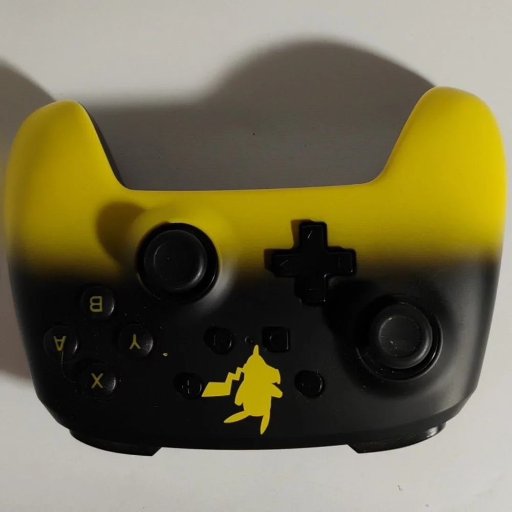 Pikachu Black and Yellow Wireless Controller PowerA 1513526-01 No Wire
